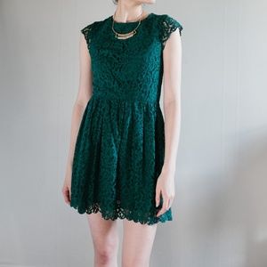 H&M | Emerald Green Lace Cap Sleeve Dress